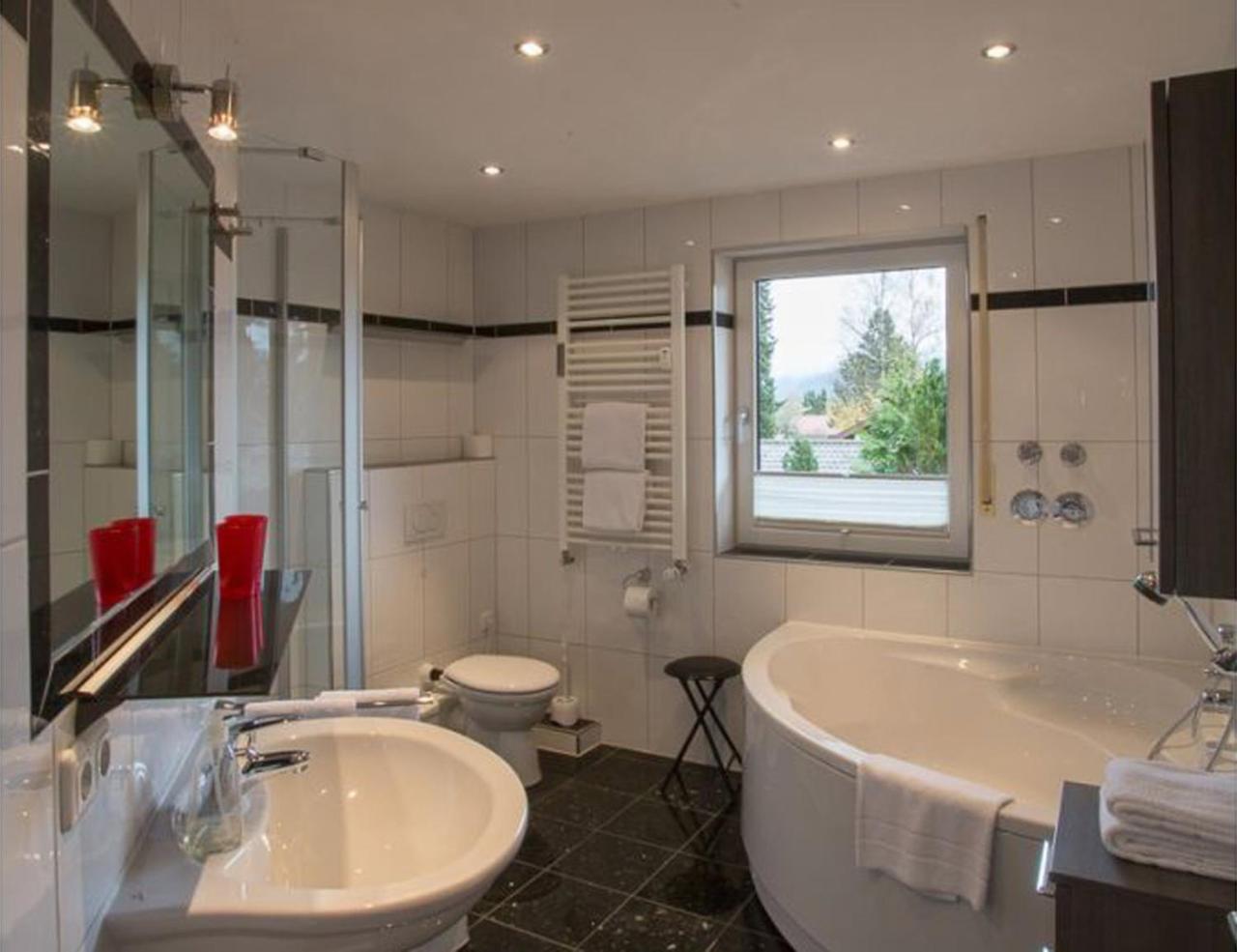Bergspitze Apartment Garmisch-Partenkirchen Ngoại thất bức ảnh